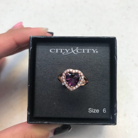 City By City Jewelry - Stunning Purple Heart Ring